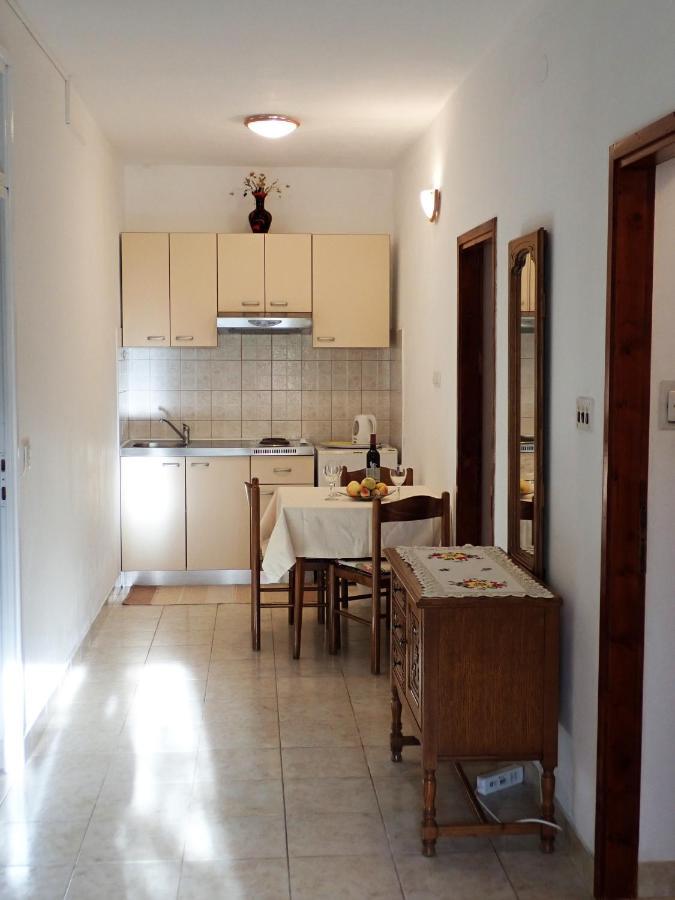Katja Beach Apartment Račišće Bagian luar foto
