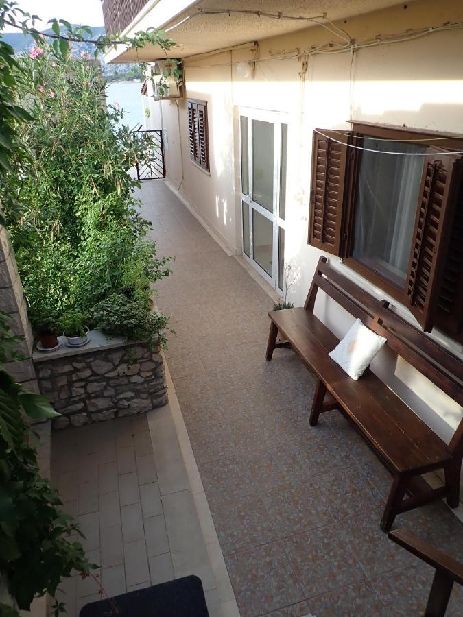 Katja Beach Apartment Račišće Bagian luar foto