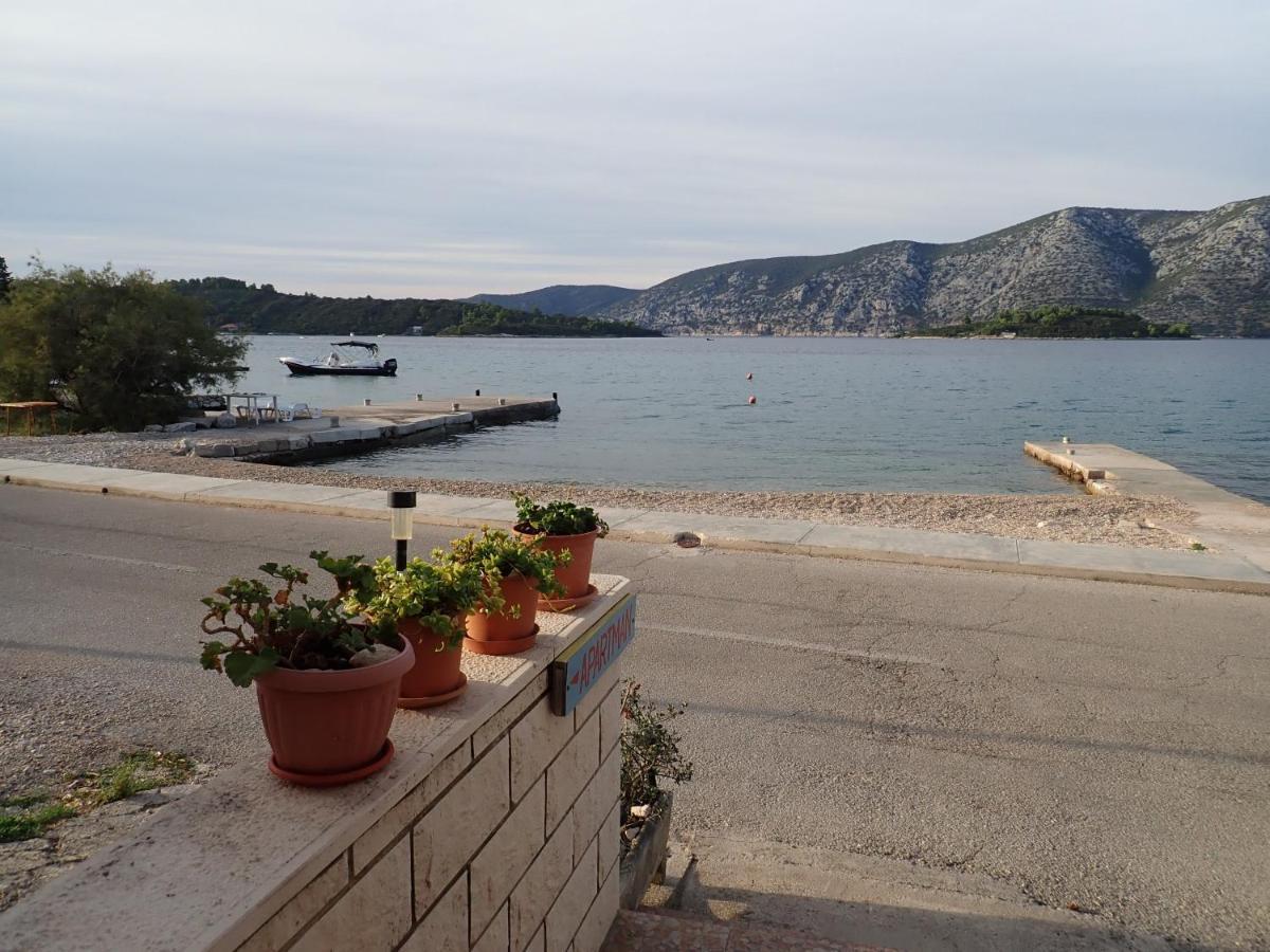 Katja Beach Apartment Račišće Bagian luar foto