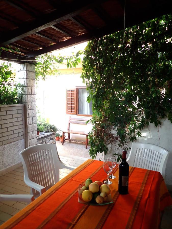 Katja Beach Apartment Račišće Bagian luar foto