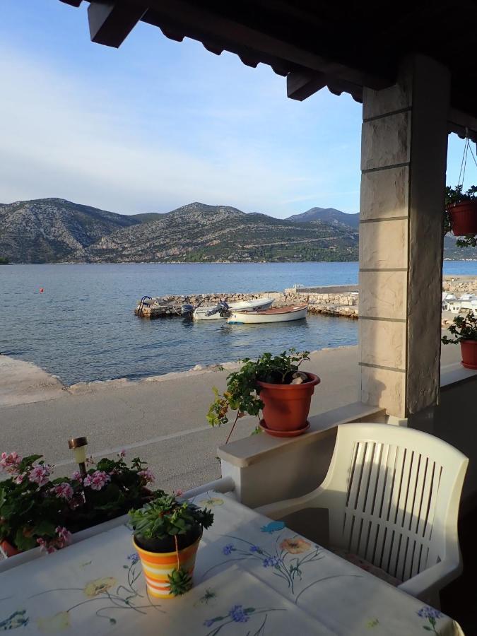Katja Beach Apartment Račišće Bagian luar foto