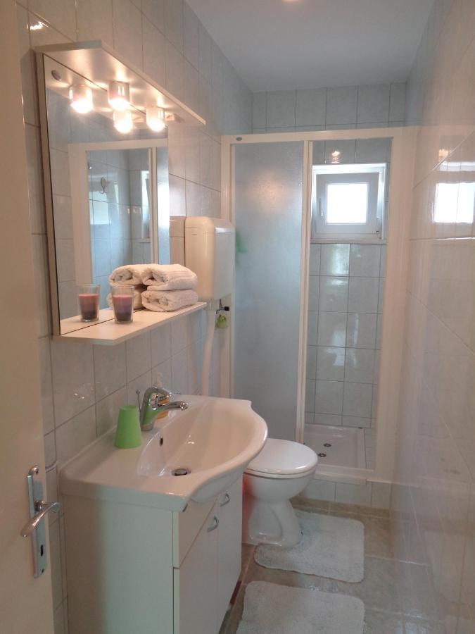 Katja Beach Apartment Račišće Bagian luar foto