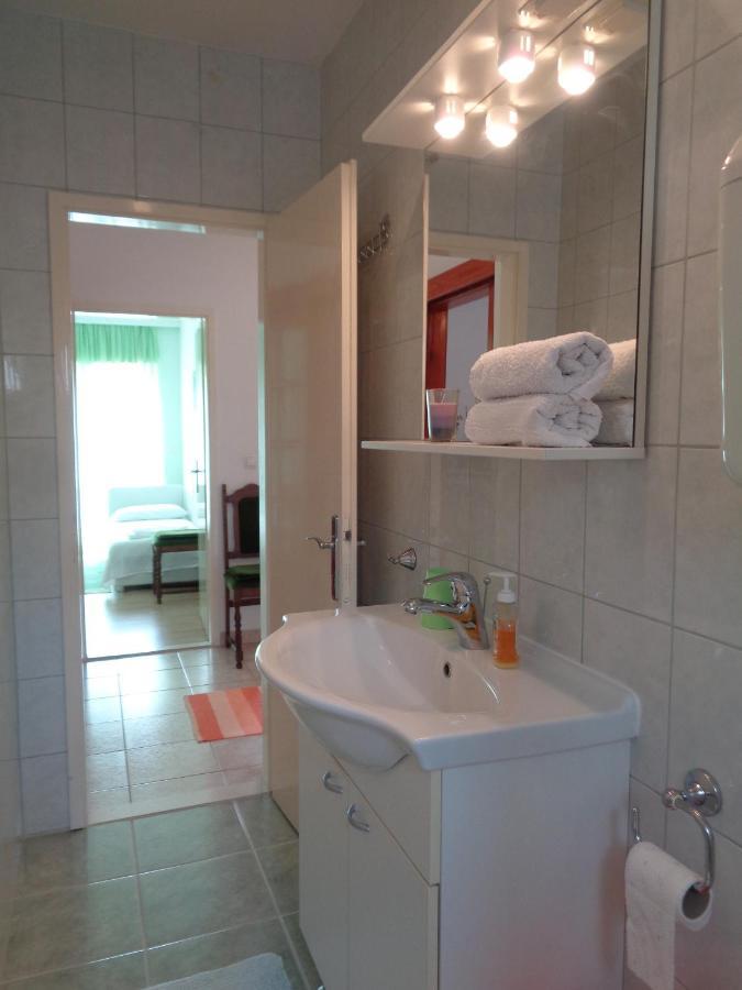 Katja Beach Apartment Račišće Bagian luar foto